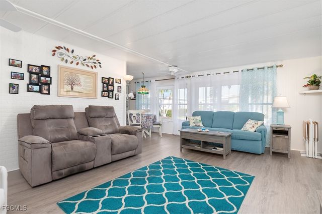 511 Crampton LN, North Fort Myers, FL 33903