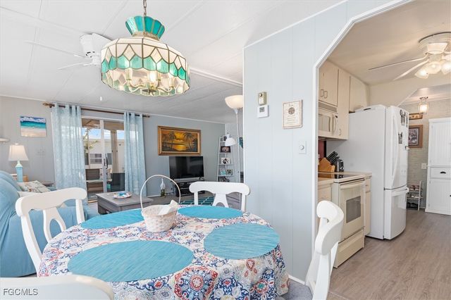 511 Crampton LN, North Fort Myers, FL 33903