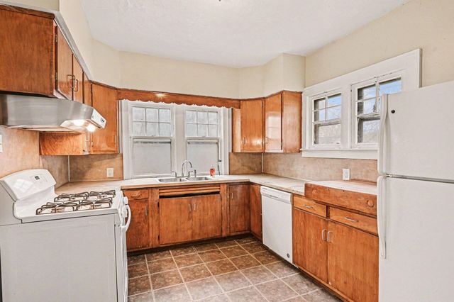 915 Walwood Place, Kalamazoo City, MI 49007