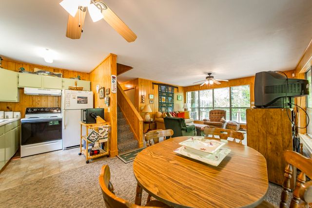 143 Hurricane Dr., Greers Ferry, AR 72067