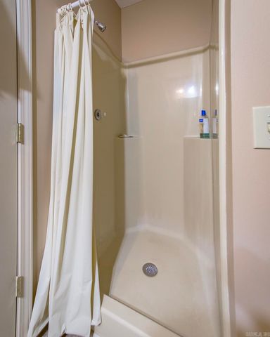 143 Hurricane Dr., Greers Ferry, AR 72067