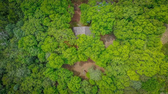 143 Hurricane Dr., Greers Ferry, AR 72067