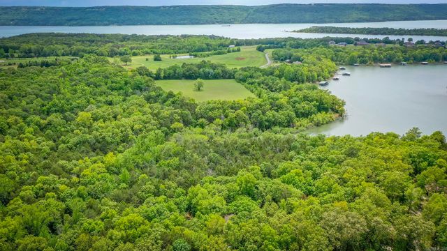 143 Hurricane Dr., Greers Ferry, AR 72067