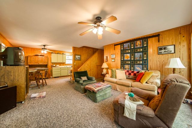 143 Hurricane Dr., Greers Ferry, AR 72067