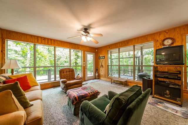 143 Hurricane Dr., Greers Ferry, AR 72067