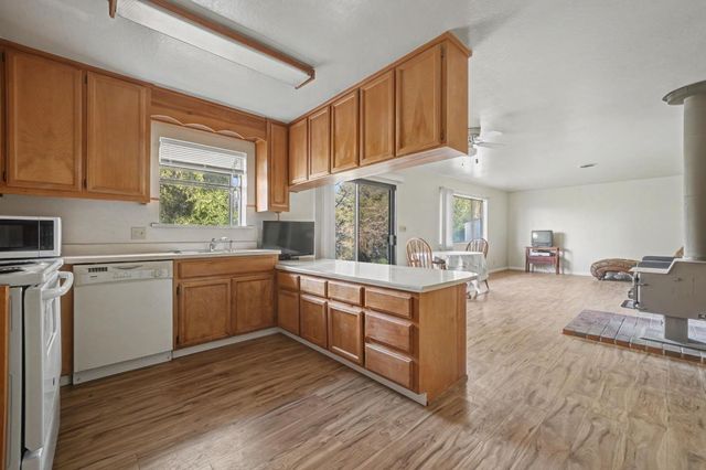 8288 Prospect St, Mokelumne Hill, CA 95245