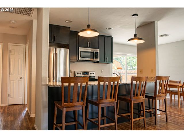 104 N COLLEGE St, Joseph, OR 97846