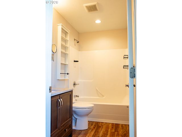 104 N COLLEGE St, Joseph, OR 97846