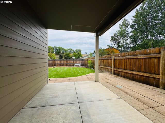 104 N COLLEGE St, Joseph, OR 97846