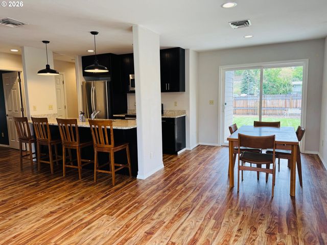 104 N COLLEGE St, Joseph, OR 97846