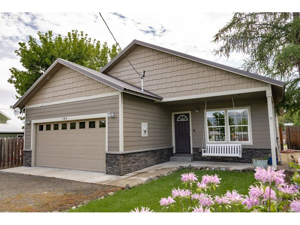 104 N COLLEGE St, Joseph, OR 97846