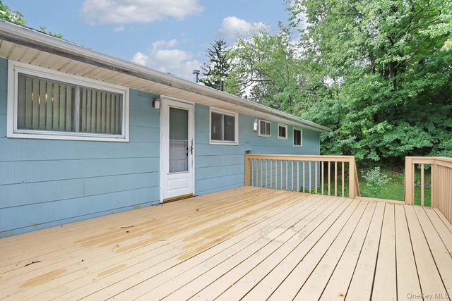 5 Fairfield Terrace, West Nyack, NY 10994