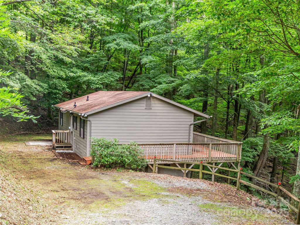 186 Hamlin Lane, Mars Hill, NC 28754
