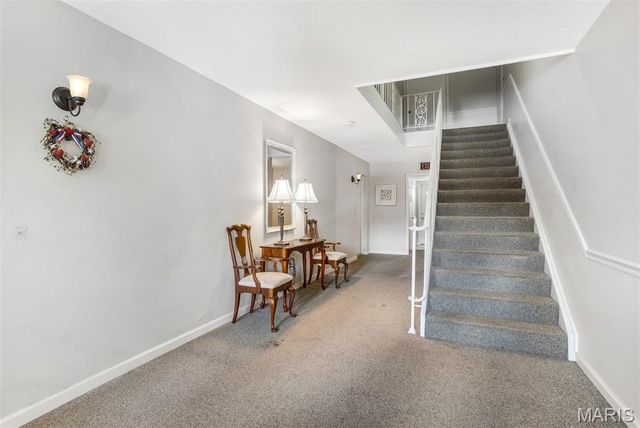 4347 Chateau De Ville Drive G, St Louis, MO 63129