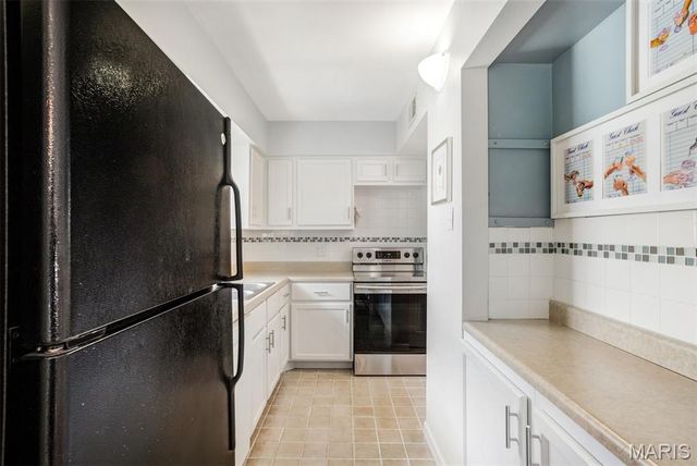 4347 Chateau De Ville Drive G, St Louis, MO 63129