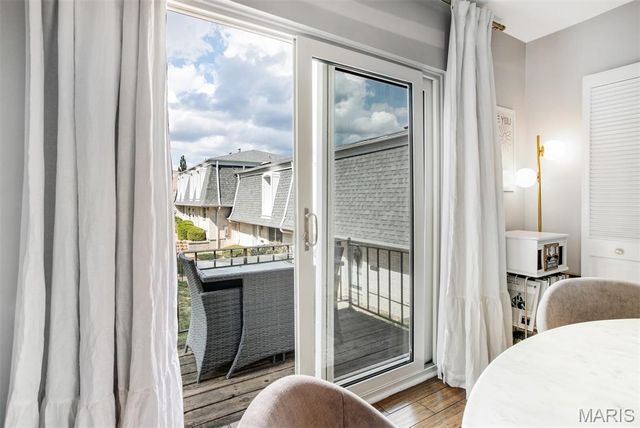 4347 Chateau De Ville Drive G, St Louis, MO 63129