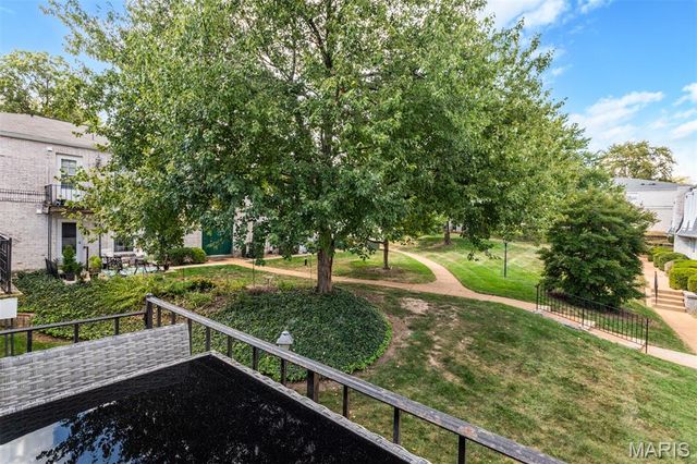 4347 Chateau De Ville Drive G, St Louis, MO 63129