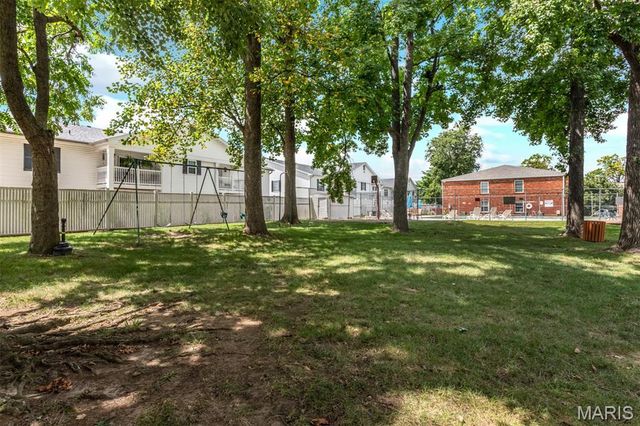 4347 Chateau De Ville Drive G, St Louis, MO 63129