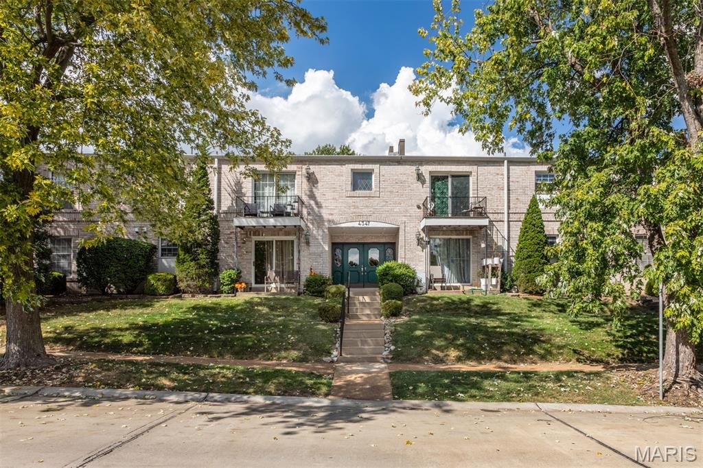 4347 Chateau De Ville Drive G, St Louis, MO 63129