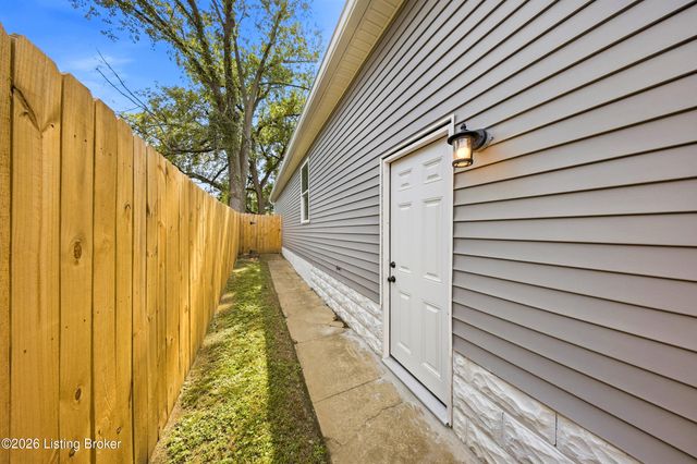 2012 Standard Ave, Louisville, KY 40210