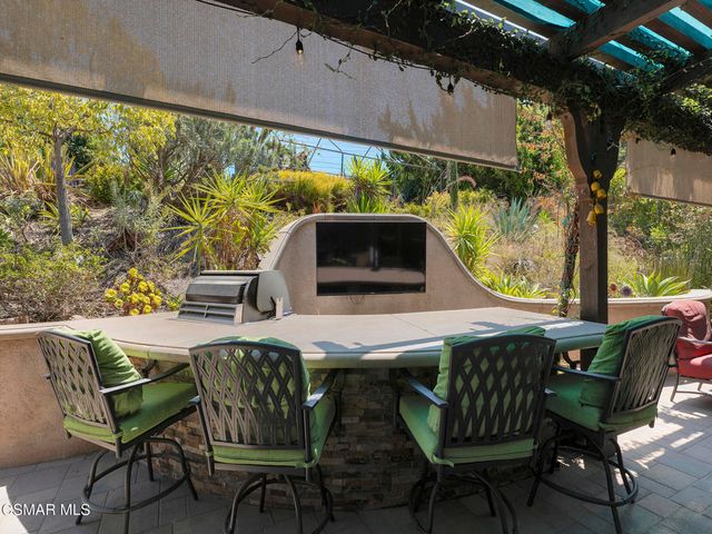 1450 Calle Avellano, Thousand Oaks, CA 91360