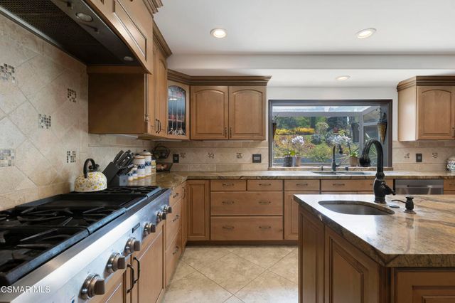 1450 Calle Avellano, Thousand Oaks, CA 91360