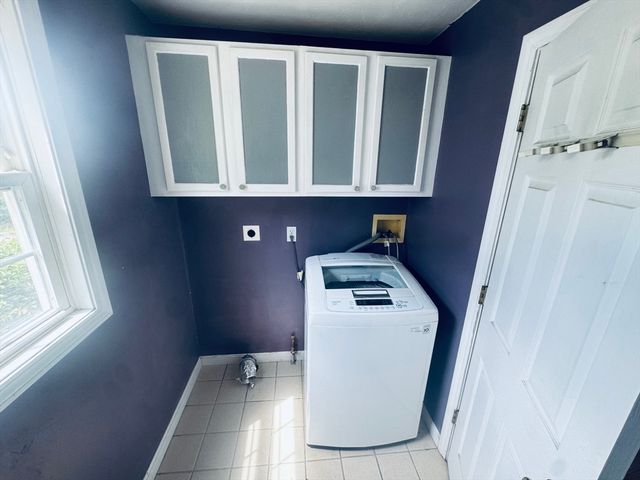 3841 N Main St, Fall River, MA 02720