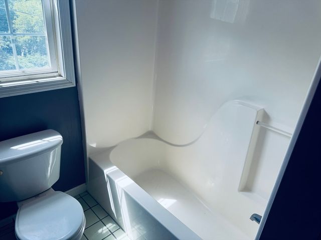 3841 N Main St, Fall River, MA 02720