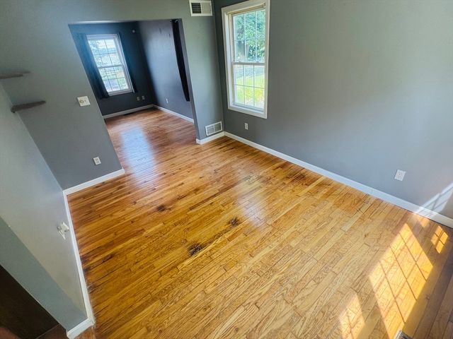 3841 N Main St, Fall River, MA 02720