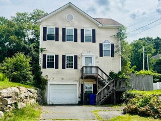3841 N Main St, Fall River, MA 02720