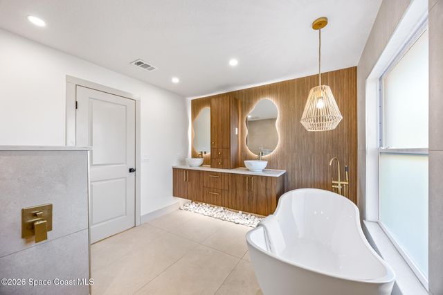 43 Westview Lane, Cocoa Beach, FL 32931