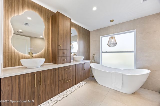 43 Westview Lane, Cocoa Beach, FL 32931