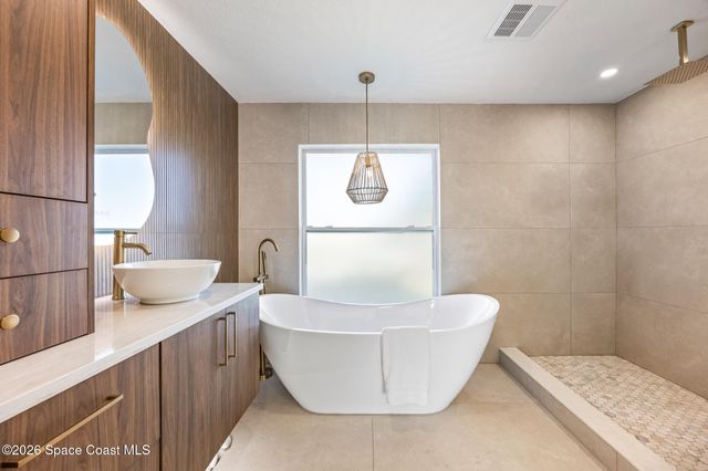 43 Westview Lane, Cocoa Beach, FL 32931