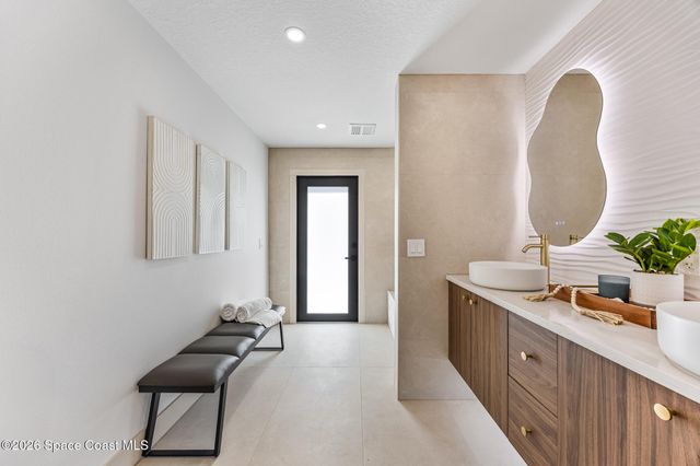 43 Westview Lane, Cocoa Beach, FL 32931