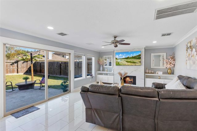 405 Mystic Trail Loop, Houston, TX 77339