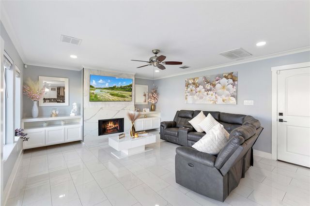 405 Mystic Trail Loop, Houston, TX 77339