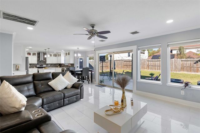 405 Mystic Trail Loop, Houston, TX 77339