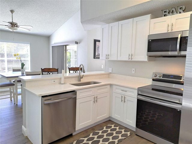 10318 CRYSTAL POINT DRIVE, Orlando, FL 32825