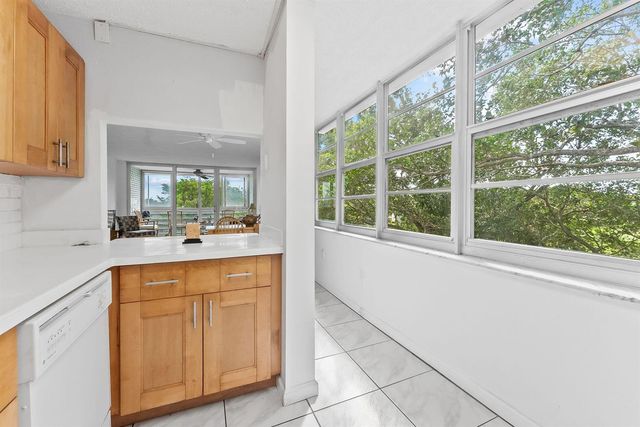 9451 Evergreen Place 404, Davie, FL 33324