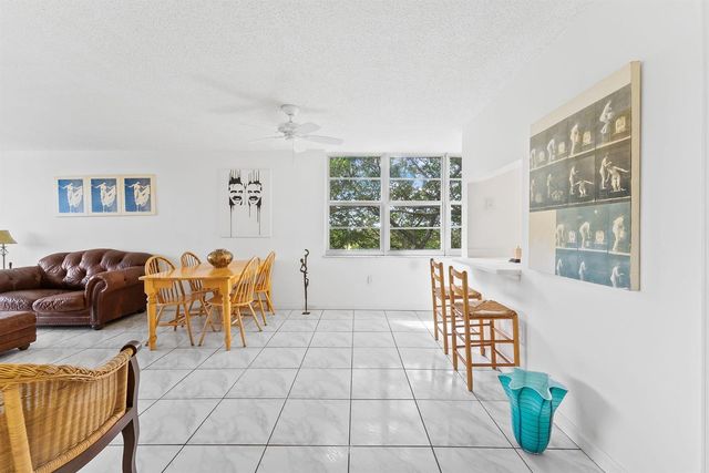 9451 Evergreen Place 404, Davie, FL 33324