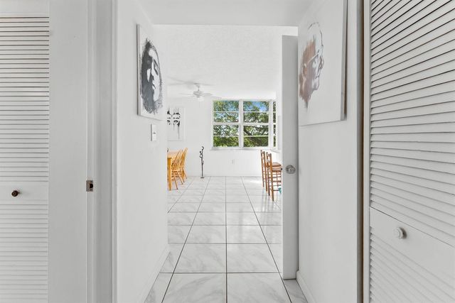 9451 Evergreen Place 404, Davie, FL 33324