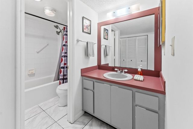 9451 Evergreen Place 404, Davie, FL 33324