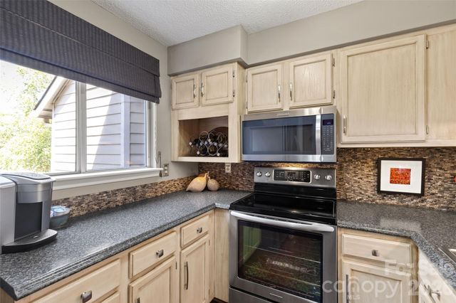 2508 Stradbrook Drive B, Charlotte, NC 28210