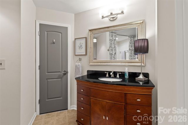 2508 Stradbrook Drive B, Charlotte, NC 28210