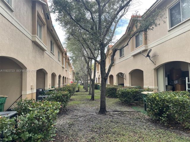 8831 S Isles Cir 8831, Tamarac, FL 33321