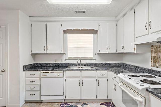 174 Joe Walading Drive, Midland City, AL 36350
