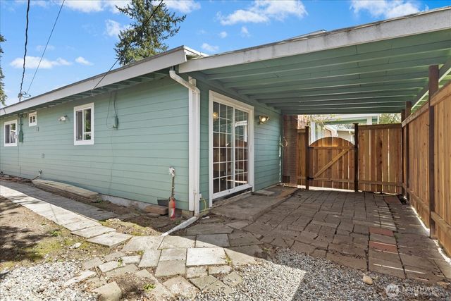2111 201st Place SW, Lynnwood, WA 98036