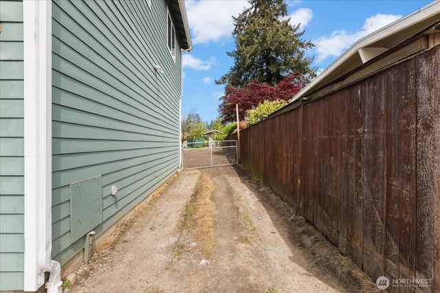 2111 201st Place SW, Lynnwood, WA 98036