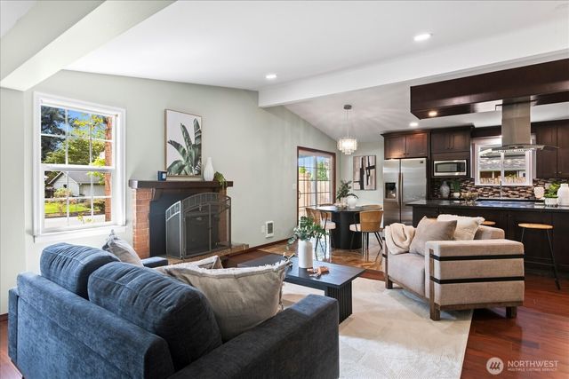 2111 201st Place SW, Lynnwood, WA 98036