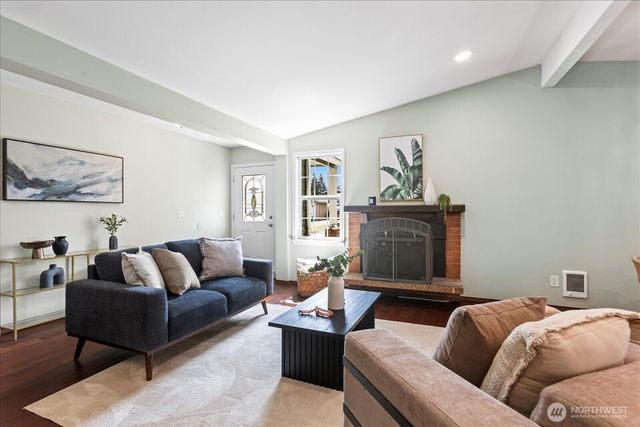 2111 201st Place SW, Lynnwood, WA 98036